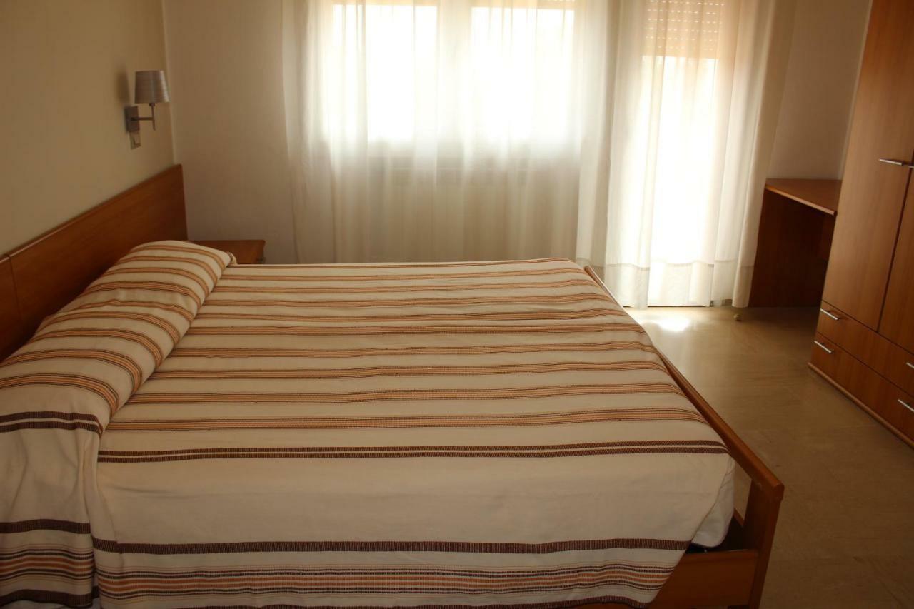 Hotel Caravel Sottomarina Bagian luar foto