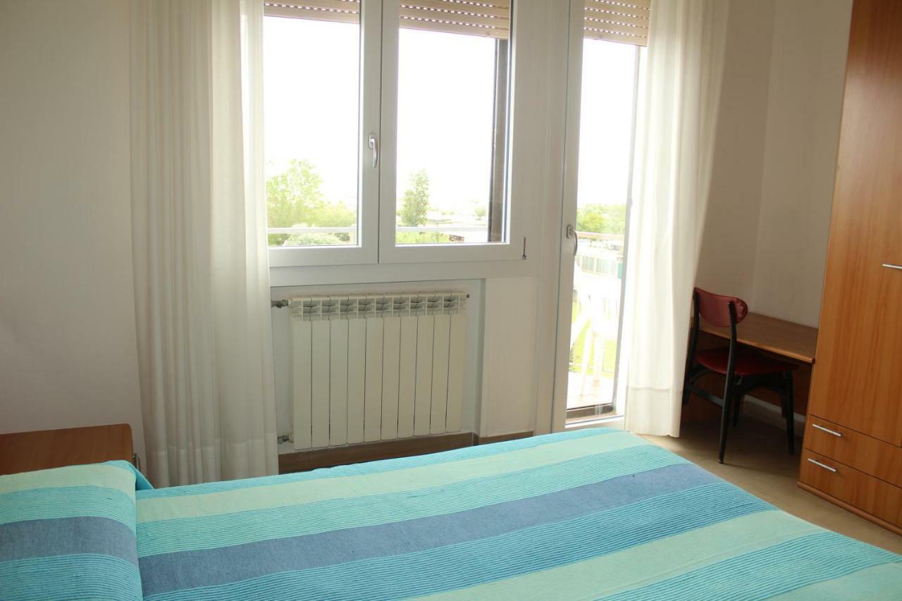 Hotel Caravel Sottomarina Bagian luar foto